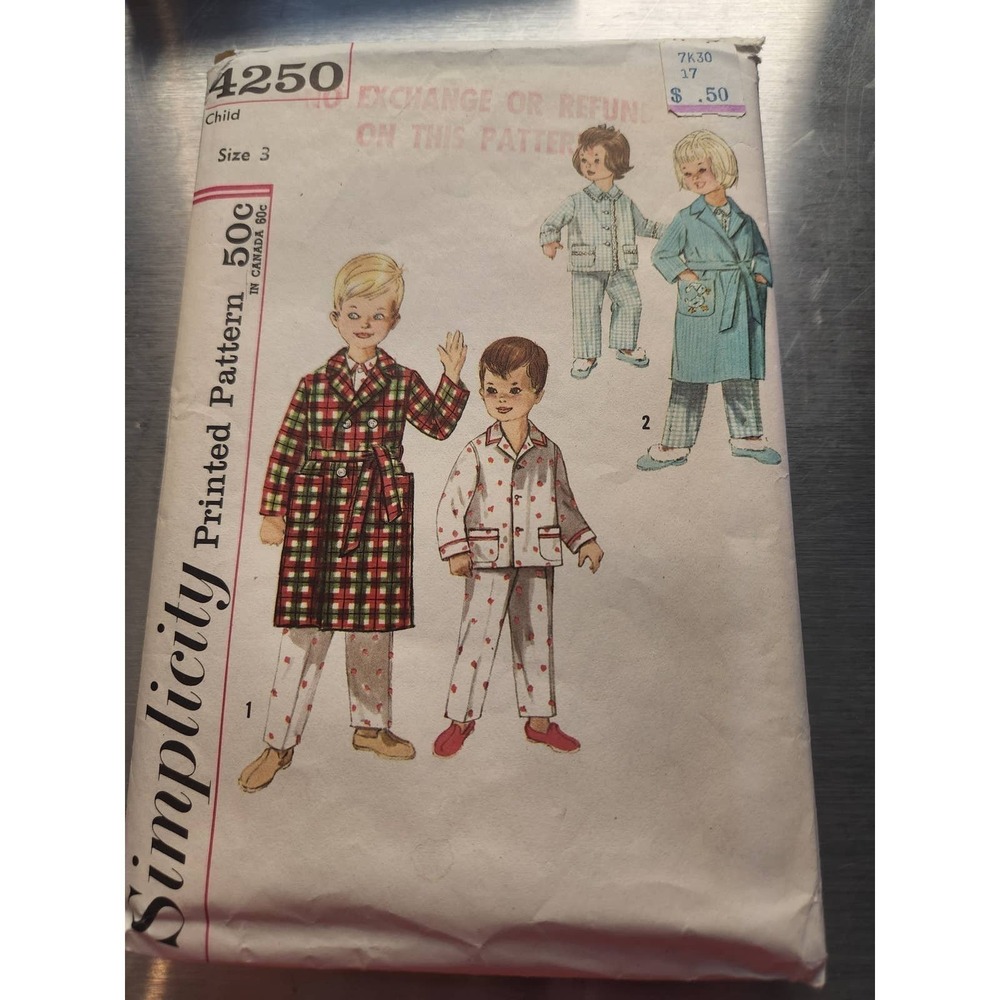 Vintage Simplicity 4250 child's robe and Pajamas Transfer included size 3